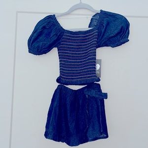 Vince Camuto girl’s two piece set.
